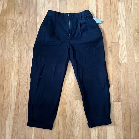 NWT Gap High Rise Pleated Khakis Size 4P - Picture 3 of 5